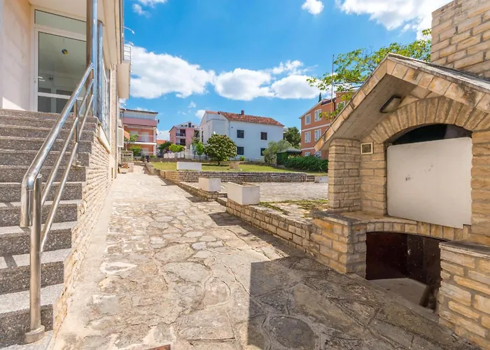 Lovely In Apartamento Sveti Filip i Jakov