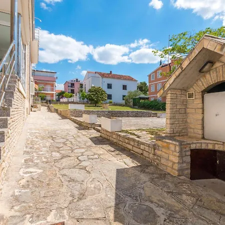 Lovely In Appartamento Sveti Filip i Jakov