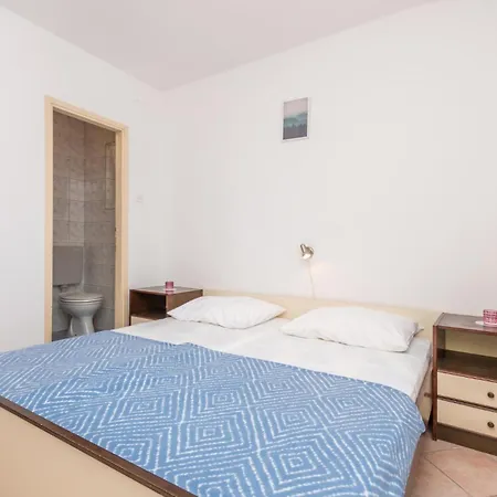 Lovely In * Sveti Filip i Jakov